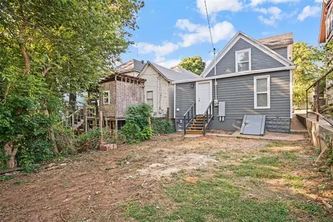 Exterior - 515 E Harrison Ave, Guthrie, OK 73044 photo 6 of 7