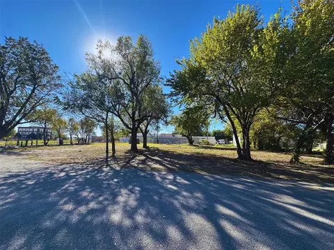 607 W London St, El Reno, OK 73036