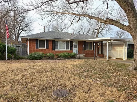 2108 Churchill Way, The Village, OK 73120