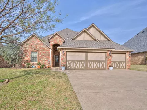 16201 Royal Crest Ln, Edmond, OK 73013