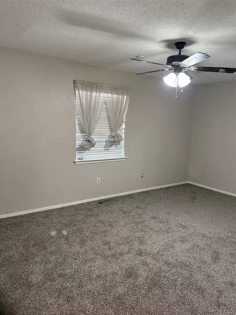 Bedroom - 1802 Logan Dr, Norman, OK 73069 photo 2 of 3