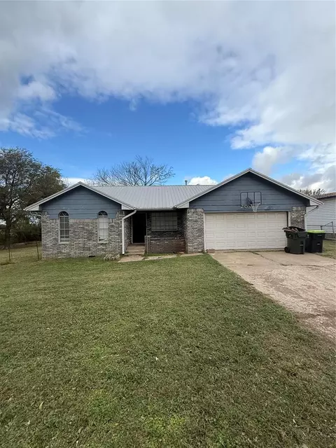 209 W Park St, Tecumseh, OK 74873