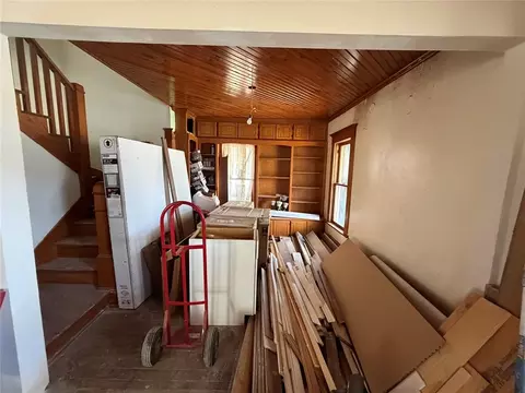 Entry Way - 306 Elm St, Hinton, OK 73047 photo 2 of 3
