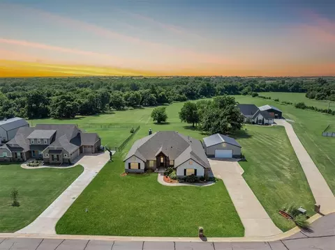 13525 Creek View Dr, Edmond, OK 73025