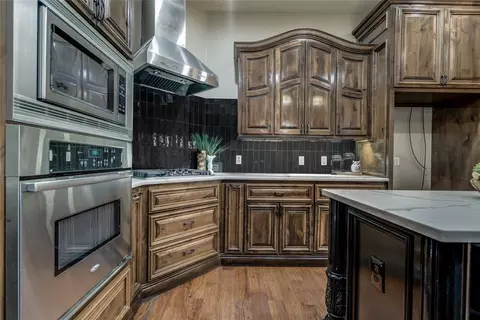 Kitchen - 1663 Castellina Ct, Edmond, OK 73034 photo 2 of 7
