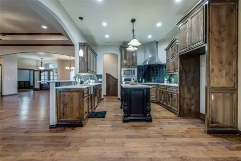 Kitchen - 1663 Castellina Ct, Edmond, OK 73034 photo 4 of 7