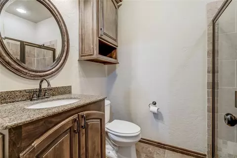 Bath - 1663 Castellina Ct, Edmond, OK 73034 photo 6 of 7