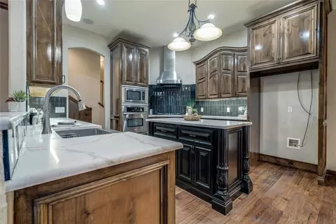 Kitchen - 1663 Castellina Ct, Edmond, OK 73034 photo 3 of 7