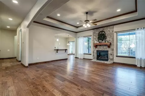 Living - 1663 Castellina Ct, Edmond, OK 73034 photo 2 of 8