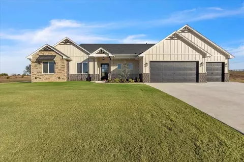 900 Meadow Park Apt 29 Rd, Guthrie, OK 73044