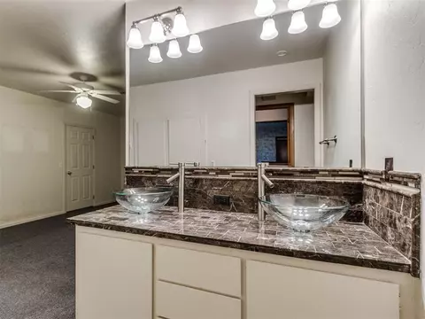 3704 N Riverside Dr, Bethany, OK 73008 photo 23