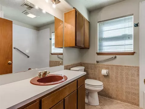 3704 N Riverside Dr, Bethany, OK 73008 photo 40