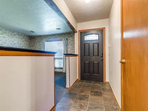 3704 N Riverside Dr, Bethany, OK 73008 photo 18