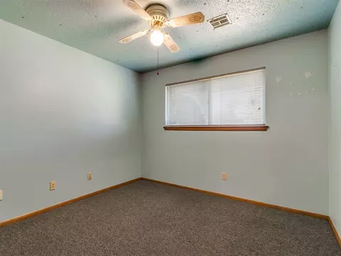 3704 N Riverside Dr, Bethany, OK 73008 photo 39