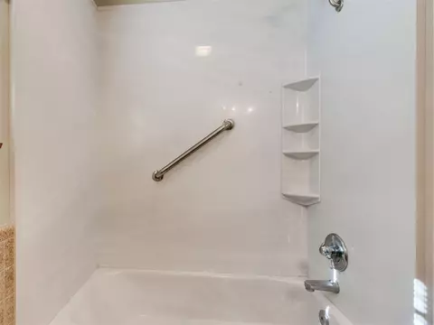 3704 N Riverside Dr, Bethany, OK 73008 photo 41