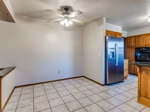 3704 N Riverside Dr, Bethany, OK 73008 photo 11