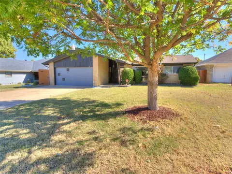 3704 N Riverside Dr, Bethany, OK 73008 photo 2