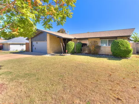3704 N Riverside Dr, Bethany, OK 73008 photo 3