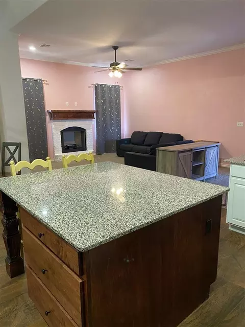 Kitchen - 20768 Santa Fe Ave, Harrah, OK 73045 photo 3 of 3
