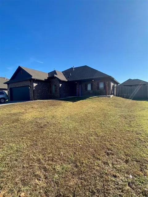 Exterior - 20768 Santa Fe Ave, Harrah, OK 73045 photo 2 of 3