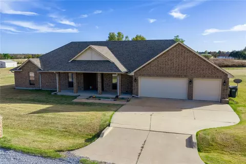 4040 Lonetree Dr, Edmond, OK 73025