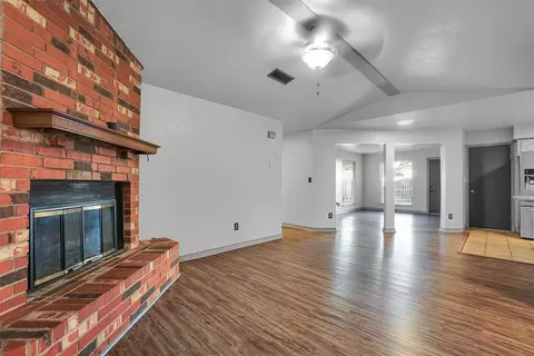 Living - 1101 George St, Altus, OK 73521 photo 1 of 6