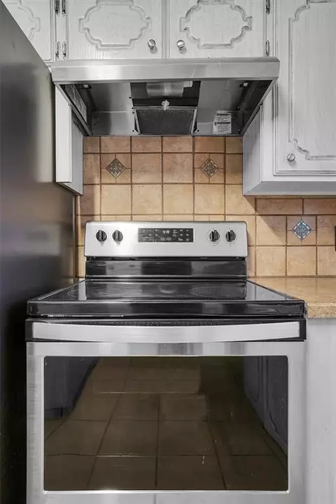 Kitchen - 1101 George St, Altus, OK 73521 photo 3 of 4