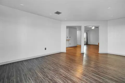 Living - 1101 George St, Altus, OK 73521 photo 5 of 6