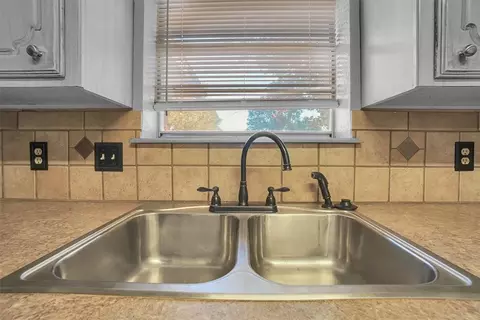 Kitchen - 1101 George St, Altus, OK 73521 photo 4 of 4