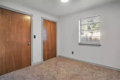 Bedroom - 1101 George St, Altus, OK 73521 photo 3 of 4