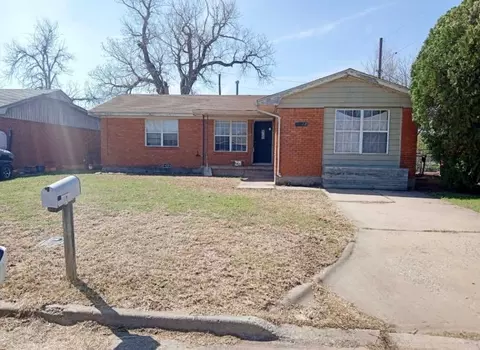 4322 NW Hoover Ave, Lawton, OK 73505