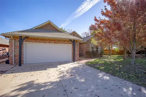 1126 Jacob Dr, Moore, OK 73160