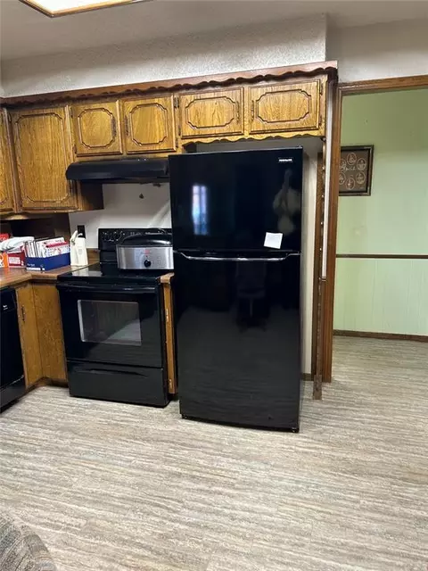 Kitchen - 707 N 2nd Street St, Thomas, OK 73669 photo 3 of 3