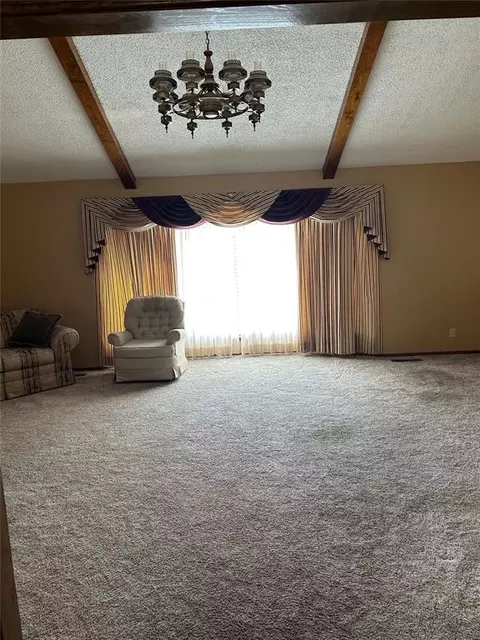 Living - 707 N 2nd Street St, Thomas, OK 73669 photo 1 of 3