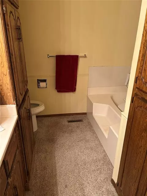 Bath - 707 N 2nd Street St, Thomas, OK 73669 photo 5 of 5