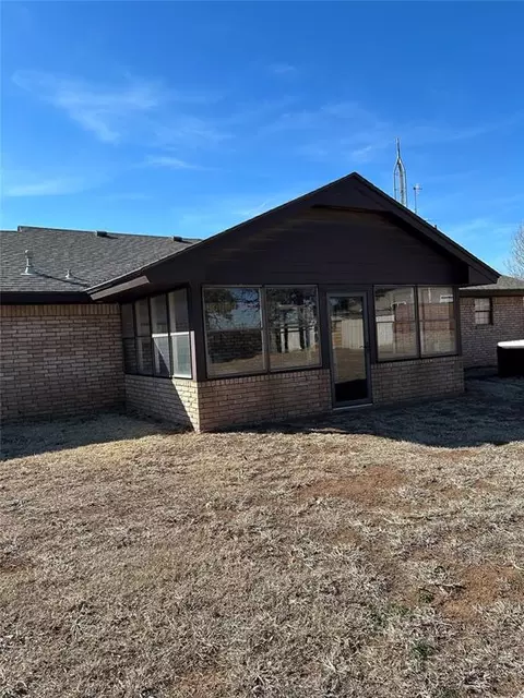 Exterior - 707 N 2nd Street St, Thomas, OK 73669 photo 4 of 6