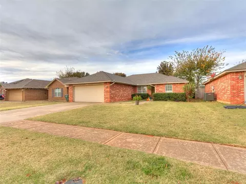 817 Shadowhill St, Norman, OK 73071