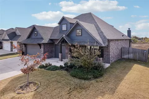 Exterior - 1500 NE 33rd Ter, Moore, OK 73160 photo 2 of 4