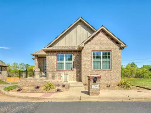 104 Rue De Montserrat, Norman, OK 73071