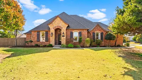 624 E Olivia Ter, Mustang, OK 73064