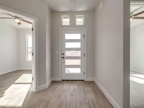 Entry Way - 1922 Olive Ave, Tuttle, OK 73089 photo 1 of 2