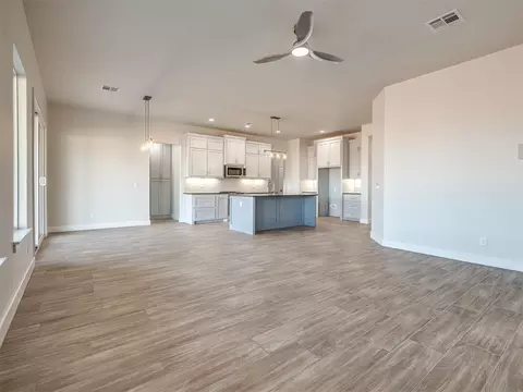 Living - 1922 Olive Ave, Tuttle, OK 73089 photo 4 of 5
