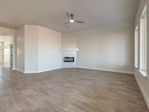 Living - 1922 Olive Ave, Tuttle, OK 73089 photo 2 of 5