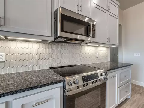 Kitchen - 1922 Olive Ave, Tuttle, OK 73089 photo 6 of 6