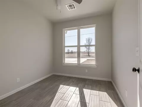 Bedroom - 1922 Olive Ave, Tuttle, OK 73089 photo 7 of 8