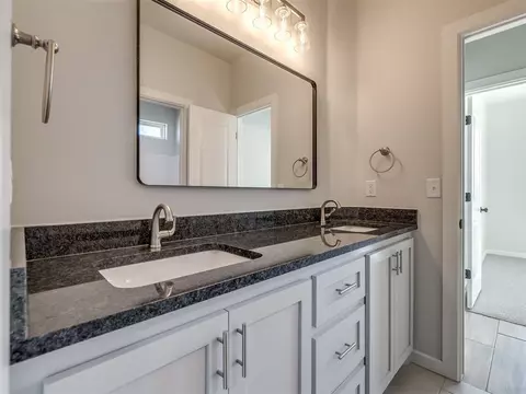 Bath - 1922 Olive Ave, Tuttle, OK 73089 photo 5 of 6