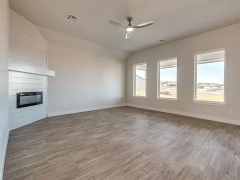 Living - 1922 Olive Ave, Tuttle, OK 73089 photo 1 of 5