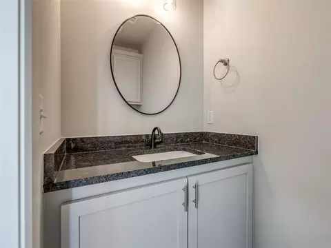 Bath - 1922 Olive Ave, Tuttle, OK 73089 photo 6 of 6