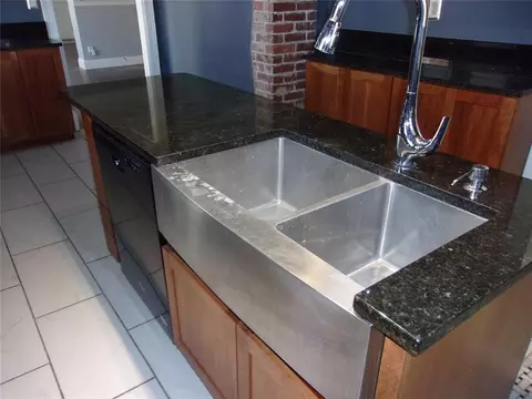 Kitchen - 920 N Kickapoo Ave, Shawnee, OK 74801 photo 8 of 8