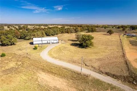 19464 Luna Ln, Lindsay, OK 73052